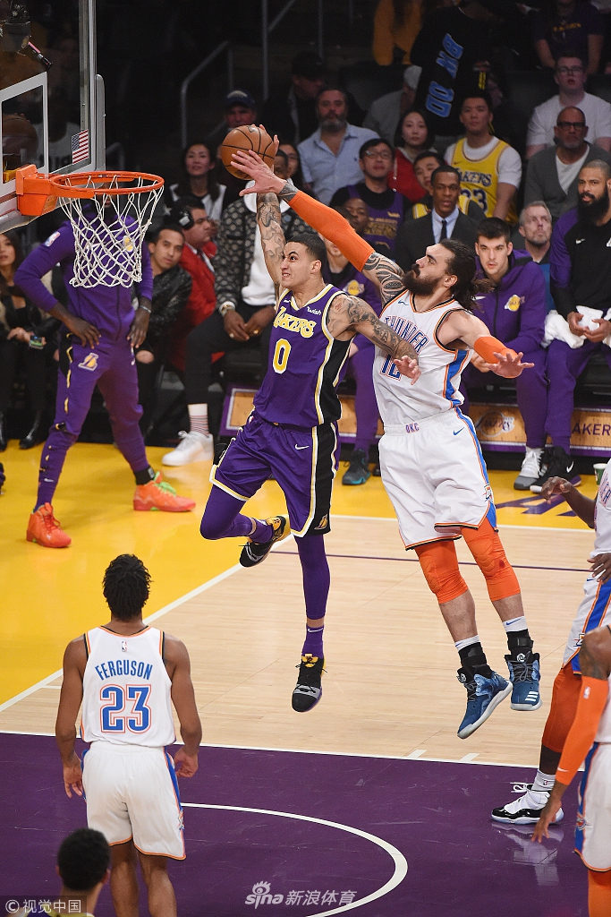 凭借快速的 凭借快速的