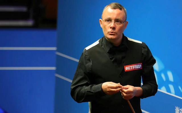 烟楼梯与丛 烟楼梯与丛